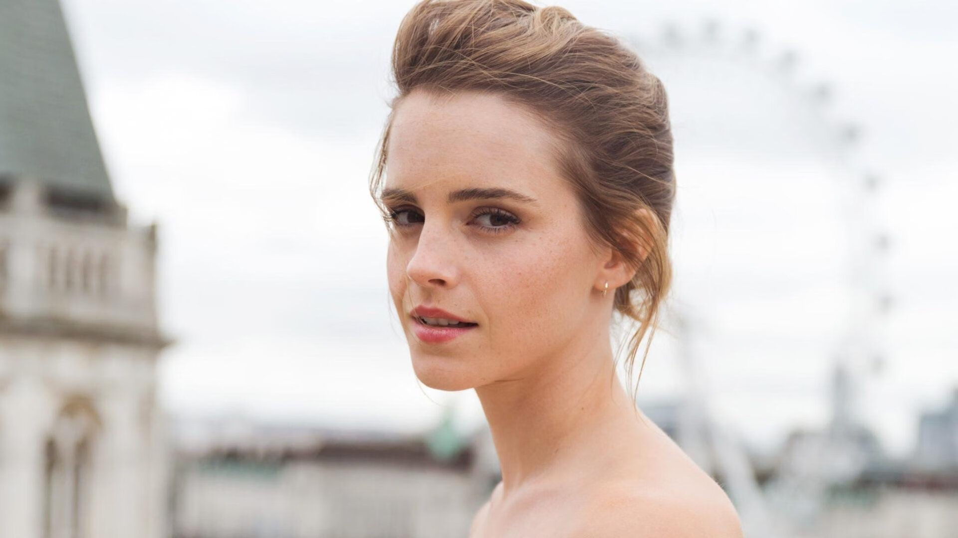 九游娱乐入口-杨瀚森积极学习老将经验提升比赛成熟度，杨瀚森身高